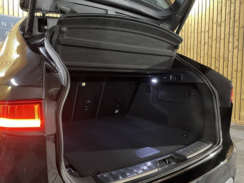 Used Jaguar F-Pace 2016 for sale - 76821328: Photo 22