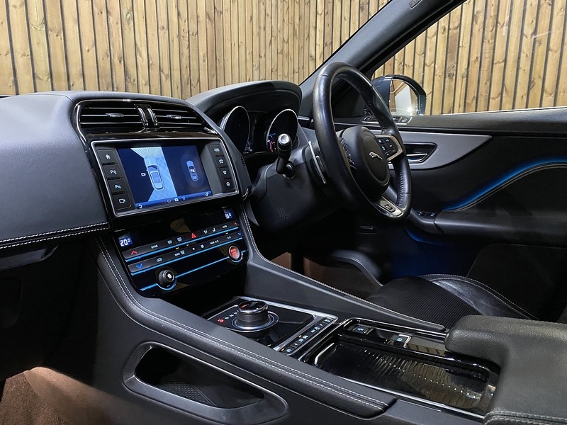 Used Jaguar F-Pace 2016 for sale - 76821328: Photo 43