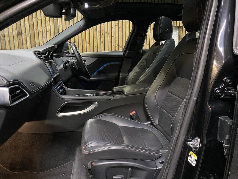 Used Jaguar F-Pace 2016 for sale - 76821328: Photo 61