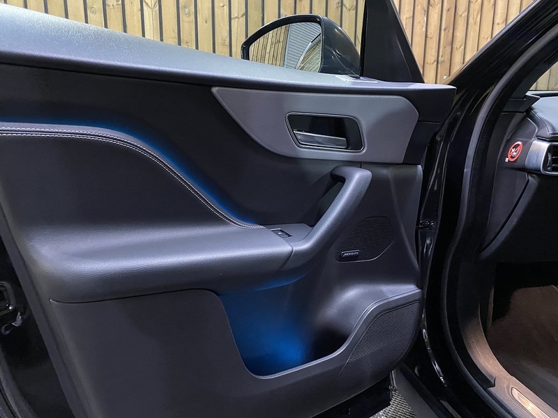 Used Jaguar F-Pace 2016 for sale - 76821328: Photo 64