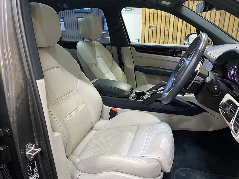 Used Porsche Cayenne 2021 for sale - 77465310: Photo 45