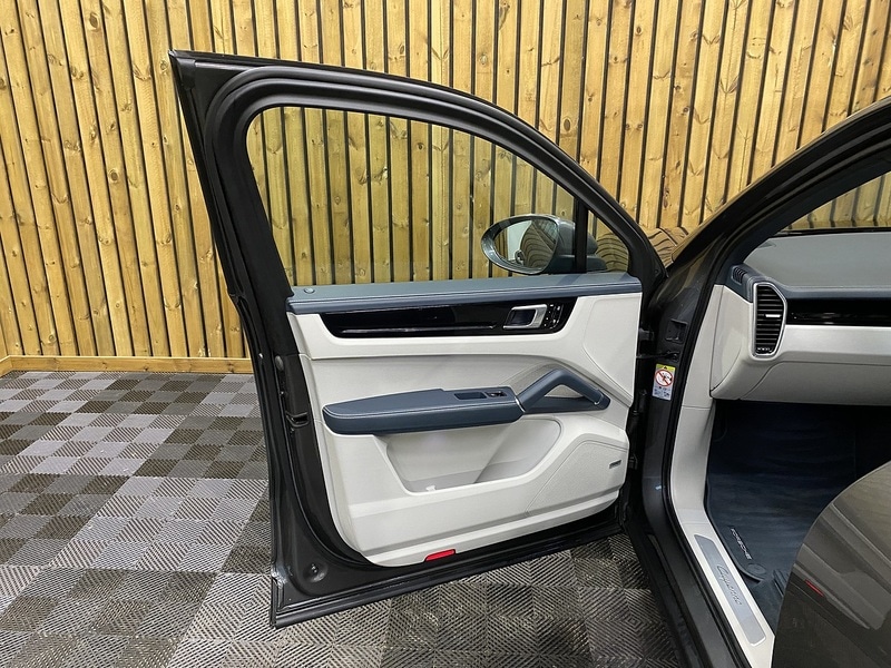 Used Porsche Cayenne 2021 for sale - 77465310: Photo 69