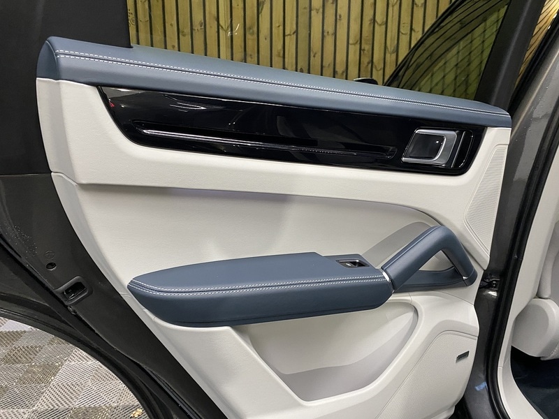 Used Porsche Cayenne 2021 for sale - 77465310: Photo 76