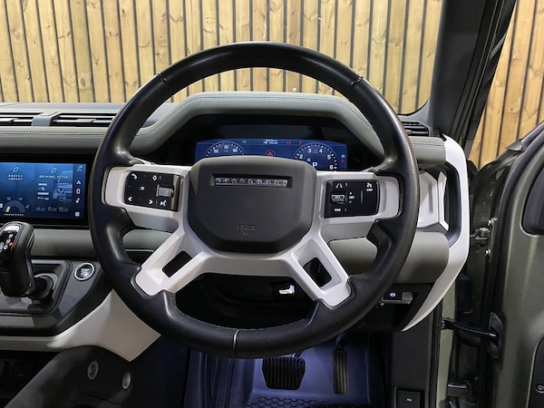 Used Land Rover Defender 90 2021 for sale - 76253238: Photo 18
