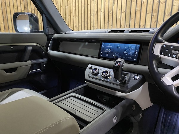 Used Land Rover Defender 90 2021 for sale - 76253238: Photo 25