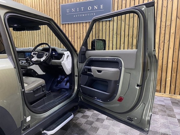 Used Land Rover Defender 90 2021 for sale - 76253238: Photo 36