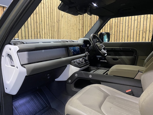 Used Land Rover Defender 90 2021 for sale - 76253238: Photo 43