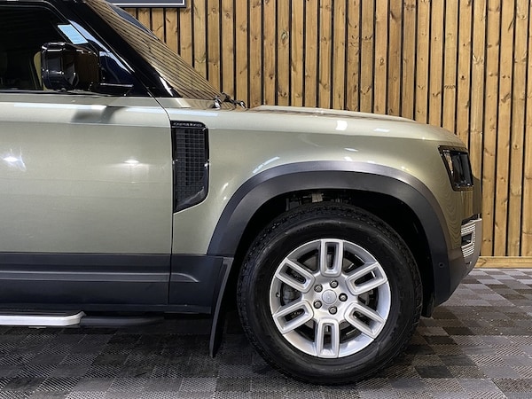 Used Land Rover Defender 90 2021 for sale - 76253238: Photo 44