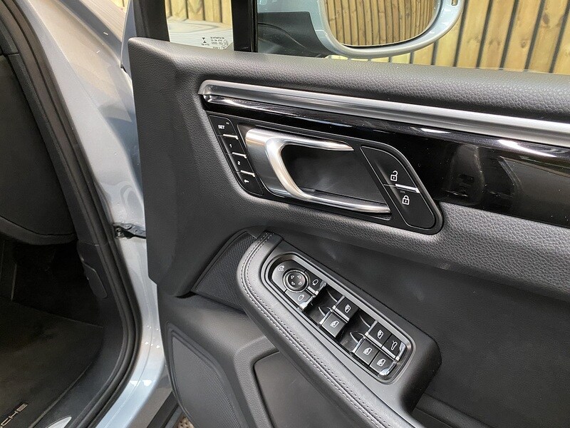 Used Porsche Macan 2020 for sale - 75897316: Photo 36