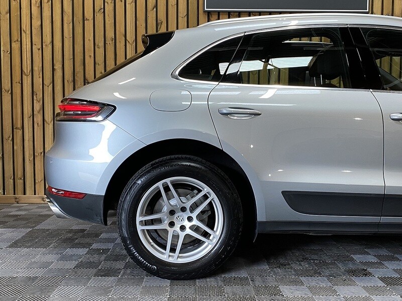Used Porsche Macan 2020 for sale - 75897316: Photo 37