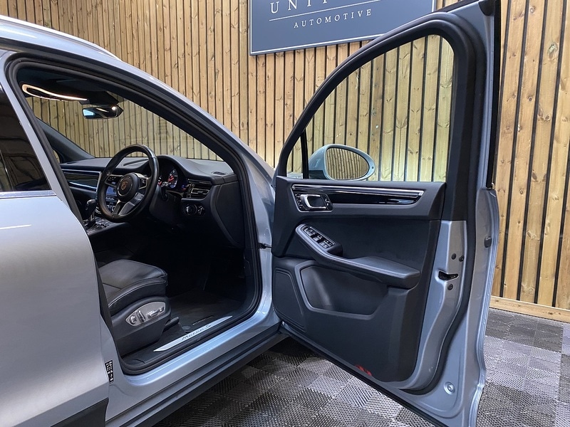 Used Porsche Macan 2020 for sale - 75897316: Photo 38