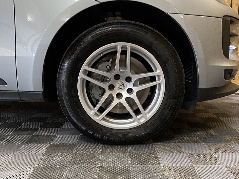 Used Porsche Macan 2020 for sale - 75897316: Photo 39