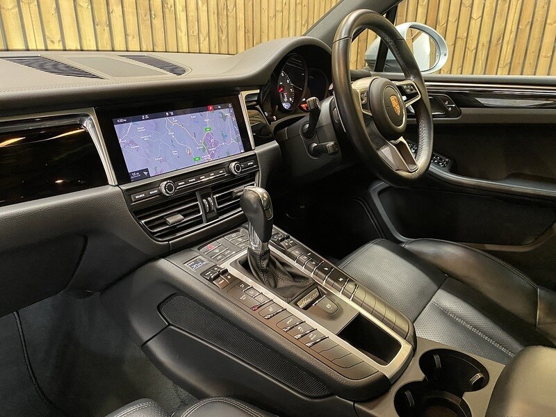 Used Porsche Macan 2020 for sale - 75897316: Photo 50
