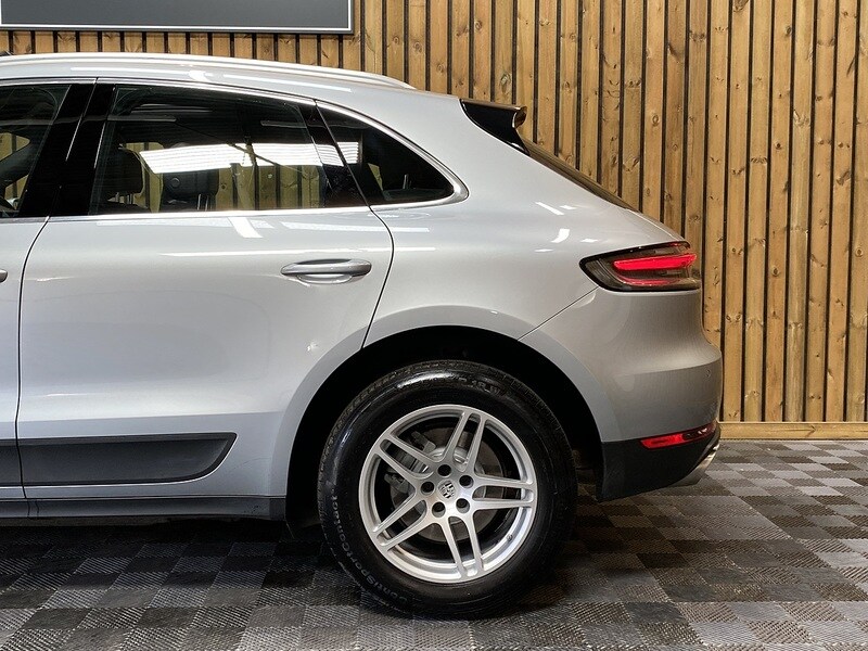 Used Porsche Macan 2020 for sale - 75897316: Photo 58