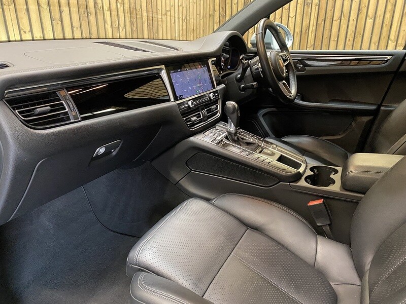 Used Porsche Macan 2020 for sale - 75897316: Photo 60