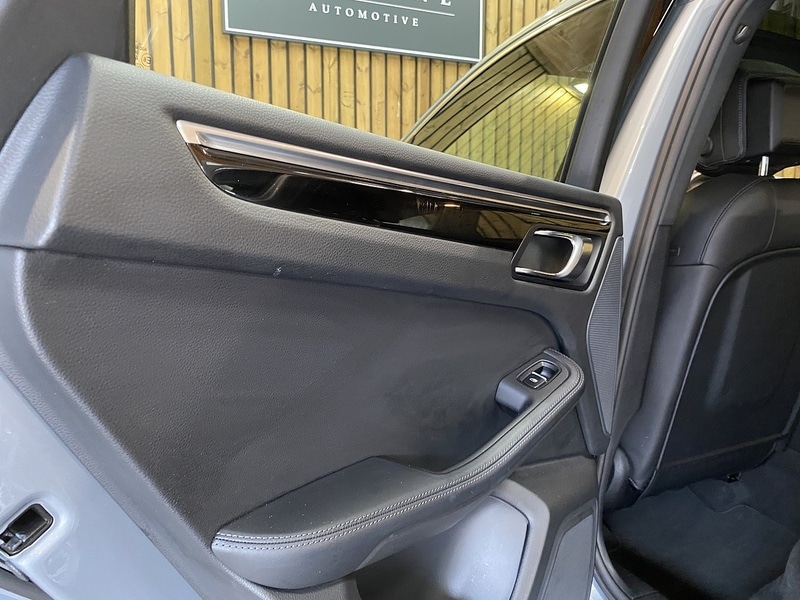 Used Porsche Macan 2020 for sale - 75897316: Photo 68