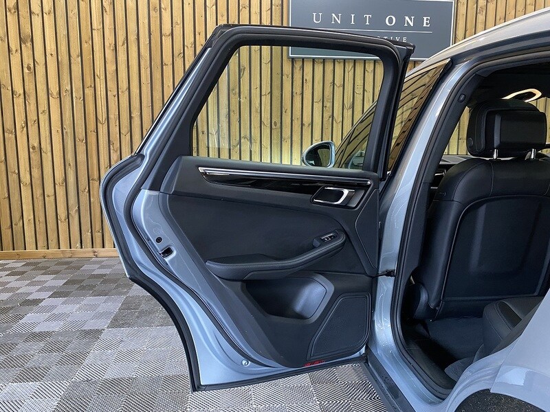 Used Porsche Macan 2020 for sale - 75897316: Photo 70