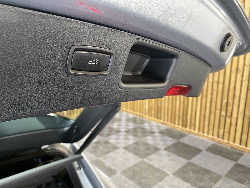 Used Porsche Macan 2020 for sale - 75897316: Photo 71