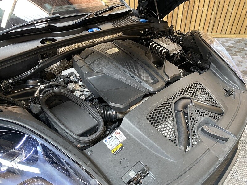 Used Porsche Macan 2019 for sale - 75849859: Photo 32