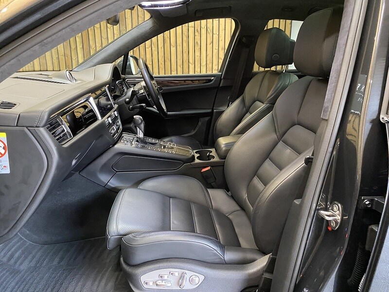 Used Porsche Macan 2019 for sale - 75849859: Photo 57