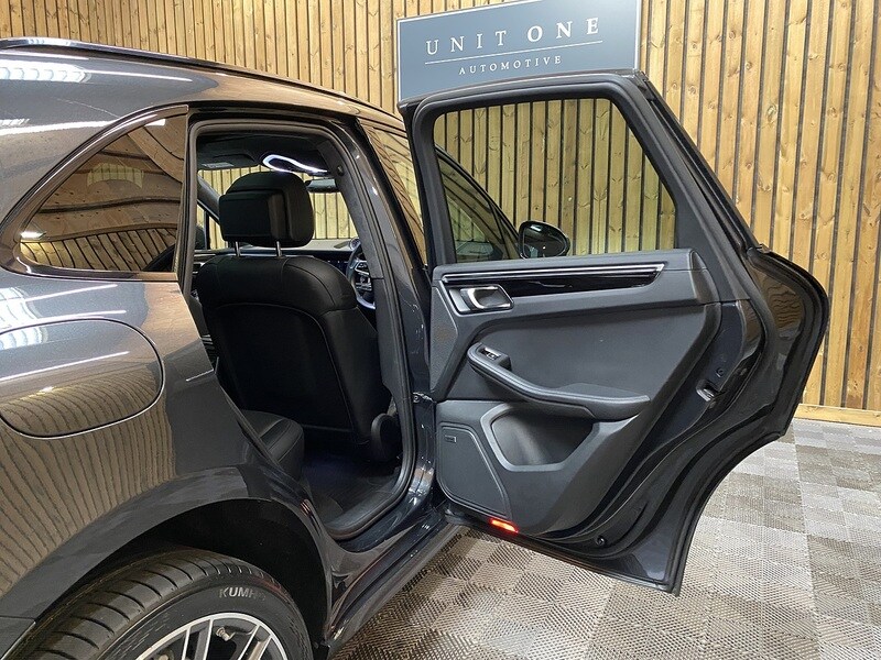 Used Porsche Macan 2019 for sale - 75849859: Photo 66