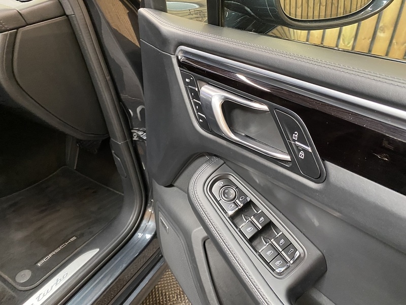 Used Porsche Macan 2019 for sale - 75849859: Photo 68