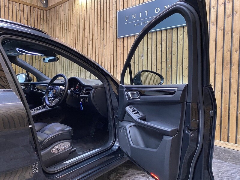 Used Porsche Macan 2019 for sale - 75849859: Photo 69