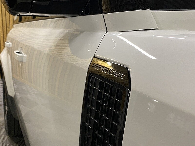 Used Land Rover Defender 110 2021 for sale - 77069835: Photo 31