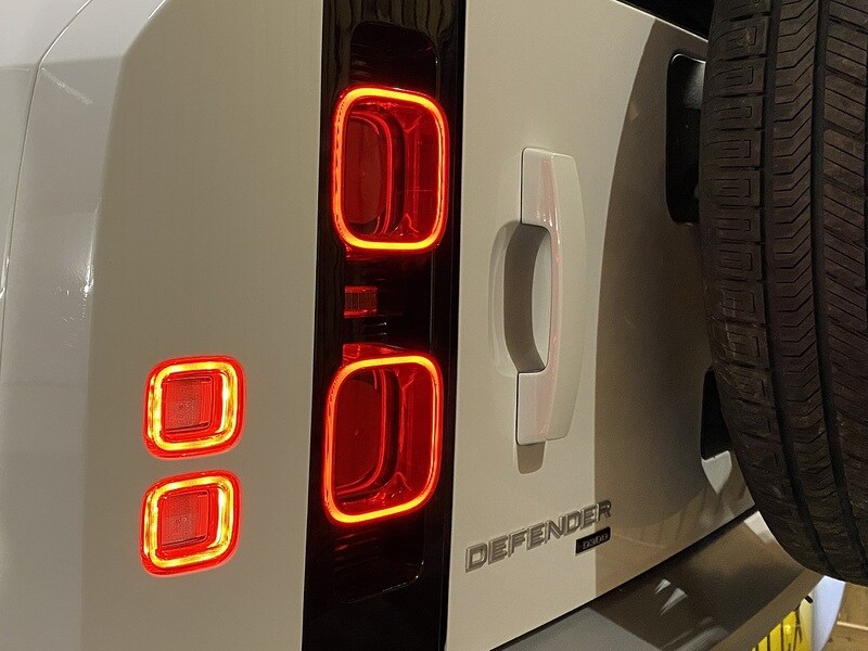 Used Land Rover Defender 110 2021 for sale - 77069835: Photo 32