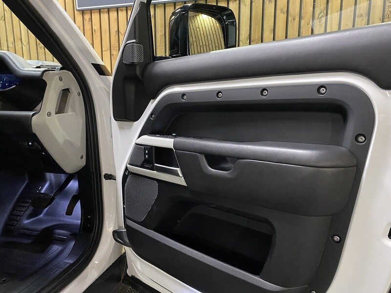 Used Land Rover Defender 110 2021 for sale - 77069835: Photo 52