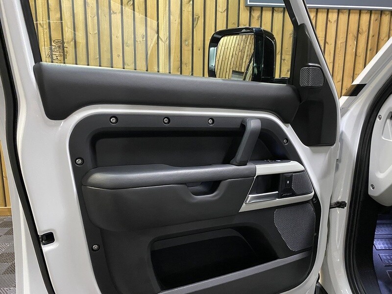 Used Land Rover Defender 110 2021 for sale - 77069835: Photo 70