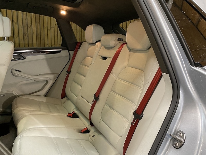 Used Porsche Macan 2018 for sale - 76798819: Photo 8