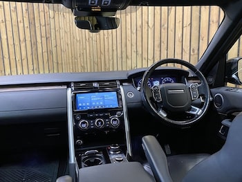 Used Land Rover Discovery 2018 for sale - 77947070: Photo