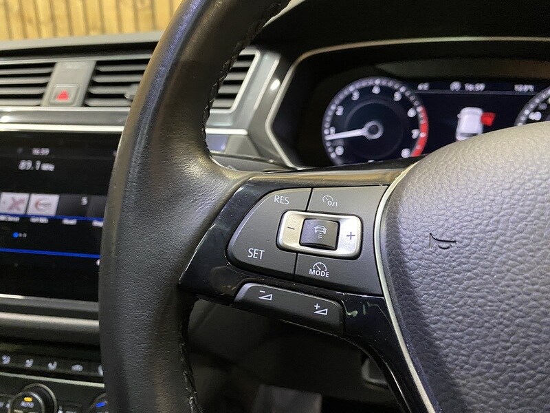 Used Volkswagen Tiguan 2017 for sale - 77663445: Photo 32