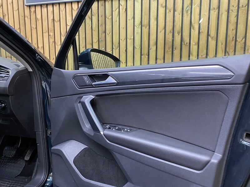 Used Volkswagen Tiguan 2017 for sale - 77663445: Photo 41