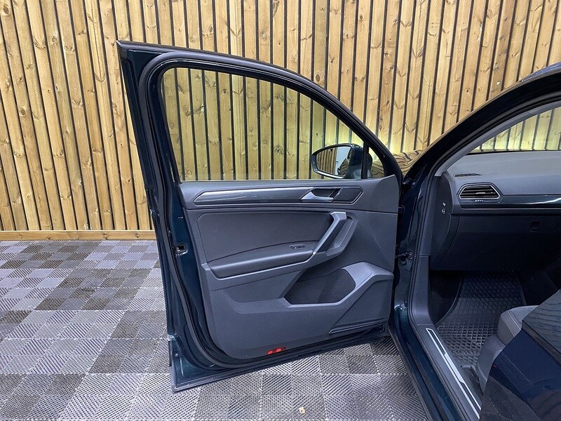 Used Volkswagen Tiguan 2017 for sale - 77663445: Photo 61