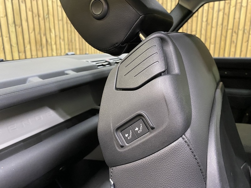 Used Land Rover Defender 2022 for sale - 77617808: Photo 59