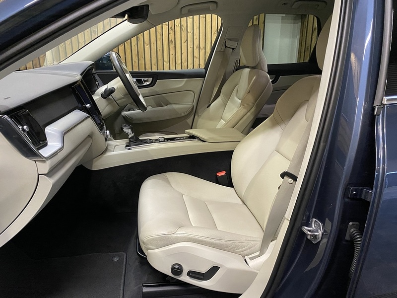 Used Volvo XC60 2019 for sale - 76353033: Photo 9
