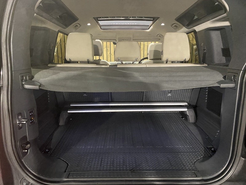 Used Land Rover Defender 110 2022 for sale - 76686844: Photo 35