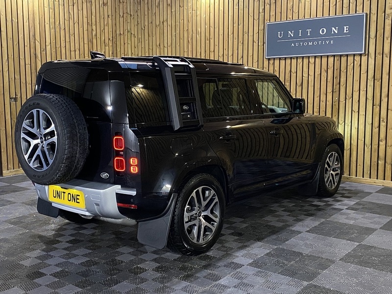 Used Land Rover Defender 110 2022 for sale - 76686844: Photo 4