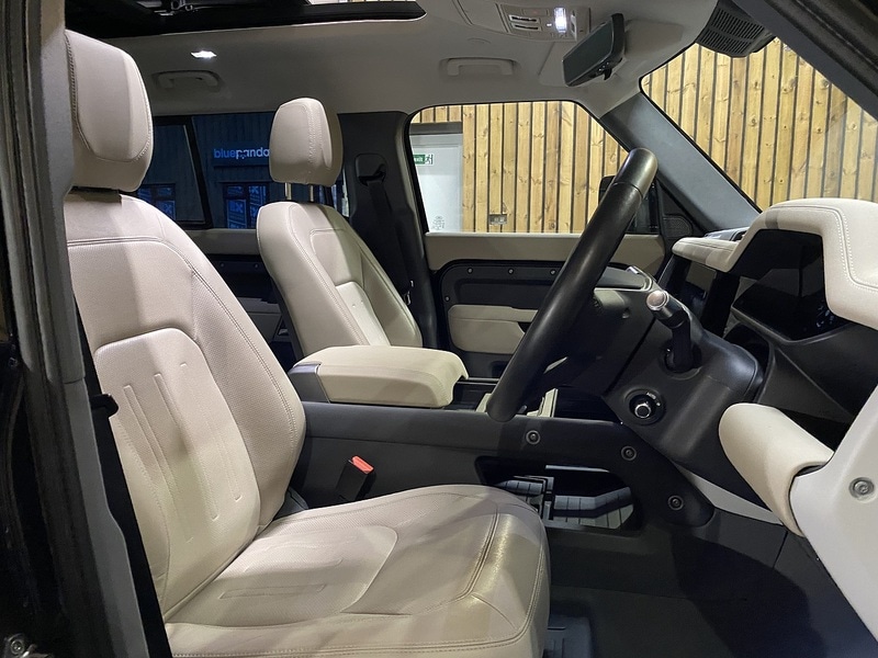 Used Land Rover Defender 110 2022 for sale - 76686844: Photo 44