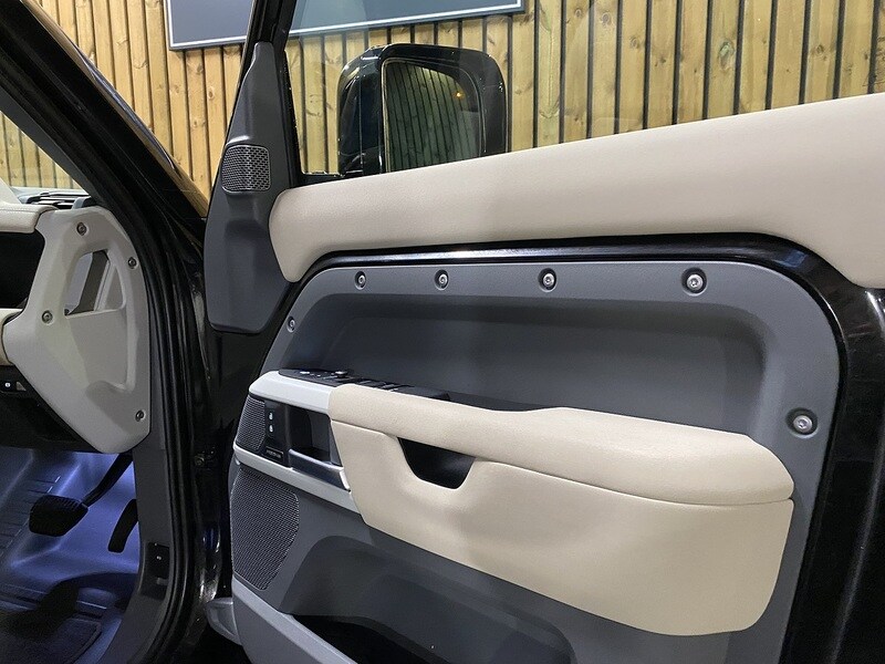 Used Land Rover Defender 110 2022 for sale - 76686844: Photo 50