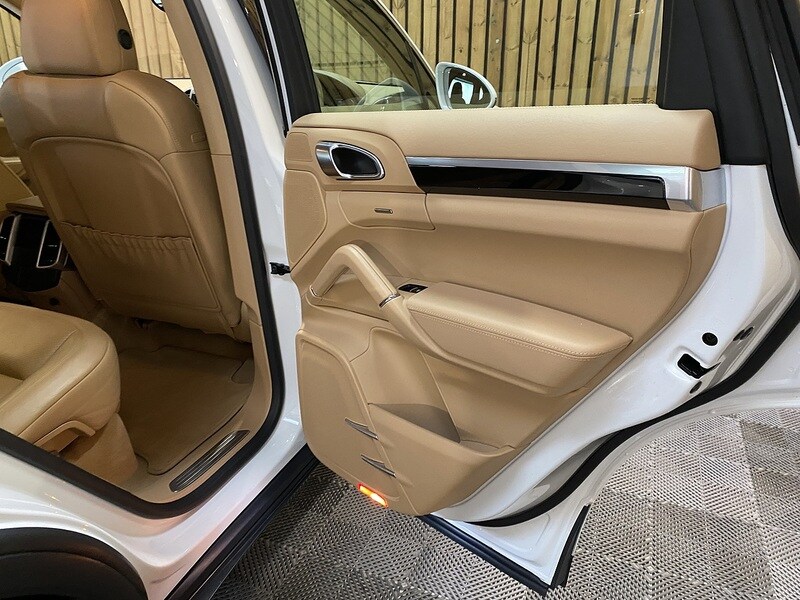 Used Porsche Cayenne 2016 for sale - 76352999: Photo 48