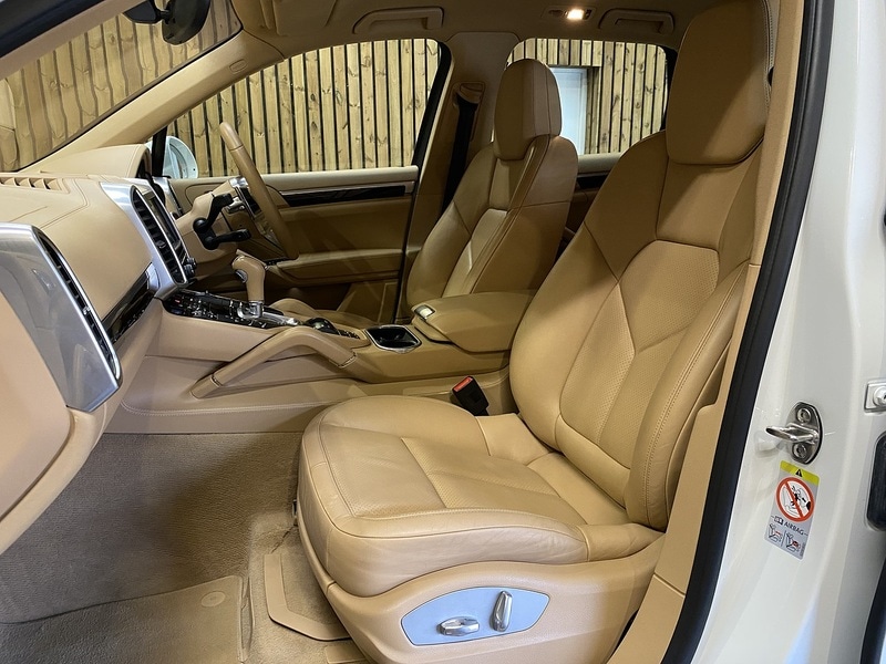 Used Porsche Cayenne 2016 for sale - 76352999: Photo 5