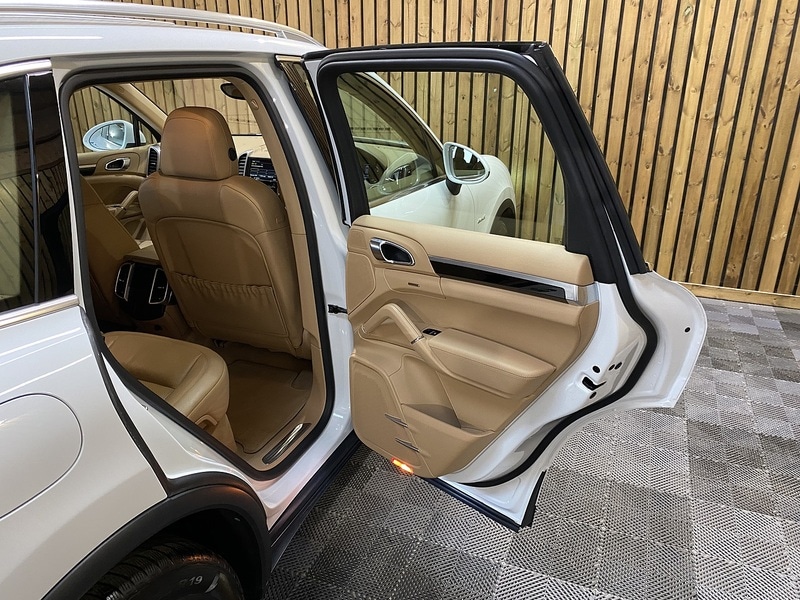 Used Porsche Cayenne 2016 for sale - 76352999: Photo 51