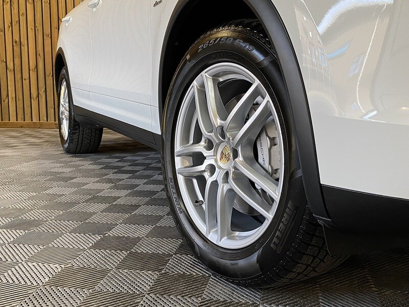 Used Porsche Cayenne 2016 for sale - 76352999: Photo 6