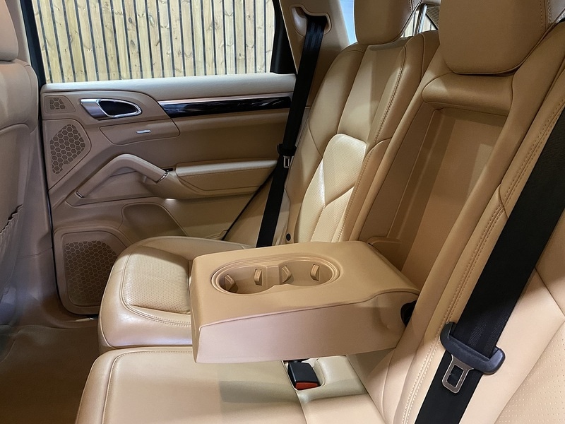 Used Porsche Cayenne 2016 for sale - 76352999: Photo 60