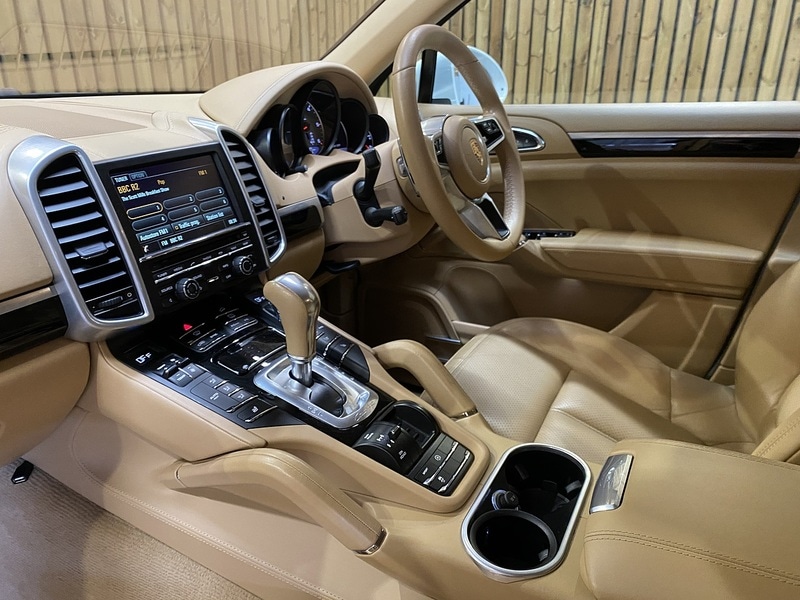 Used Porsche Cayenne 2016 for sale - 76352999: Photo 8