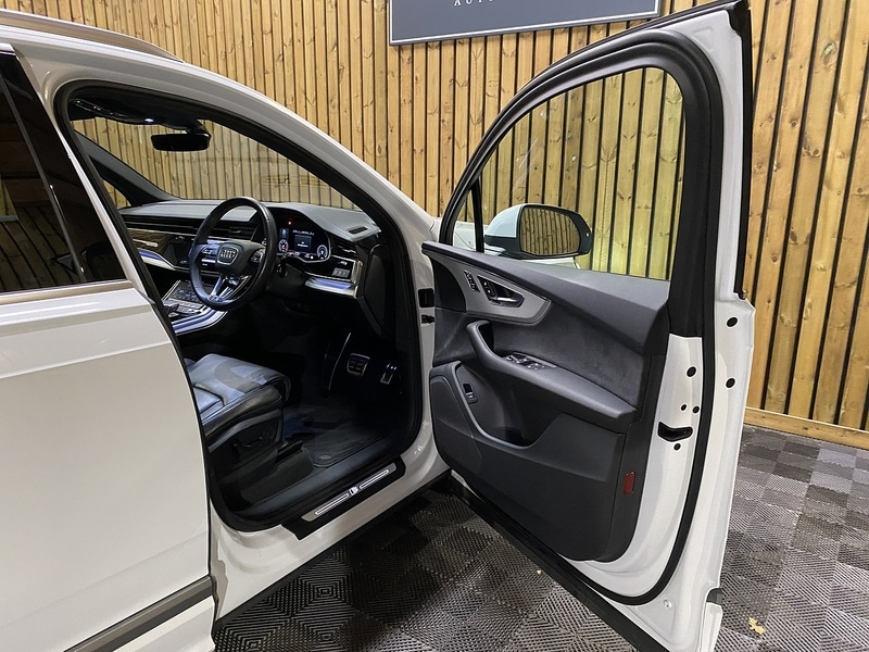 Used Audi Q7 2023 for sale - 76686846: Photo 43