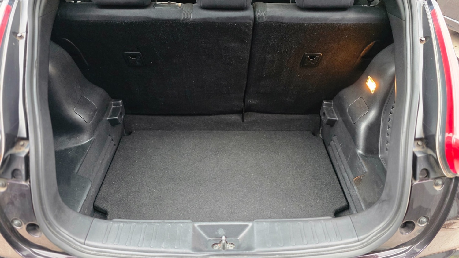 Used Nissan Juke 2015 for sale - 76105151: Photo 17